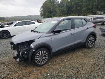  Salvage Nissan Kicks