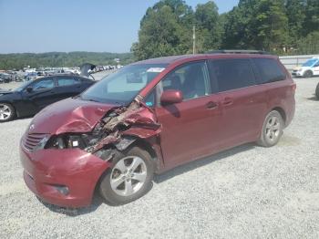  Salvage Toyota Sienna