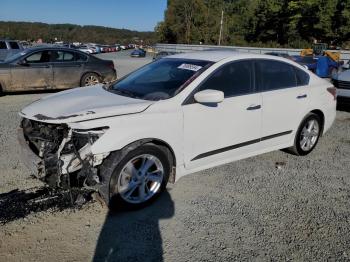  Salvage Nissan Altima