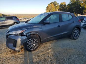  Salvage Nissan Kicks