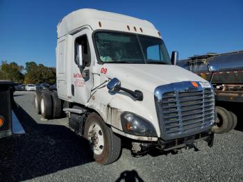  Salvage Freightliner Cascadia 1