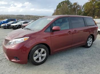  Salvage Toyota Sienna