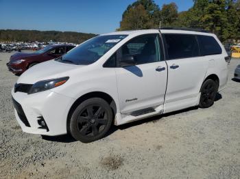  Salvage Toyota Sienna