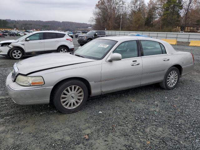  Salvage Lincoln Towncar