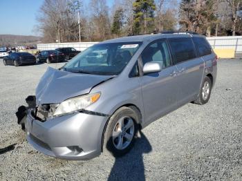  Salvage Toyota Sienna