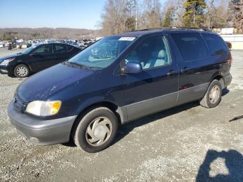  Salvage Toyota Sienna