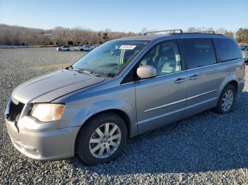  Salvage Chrysler Minivan