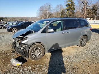  Salvage Toyota Sienna