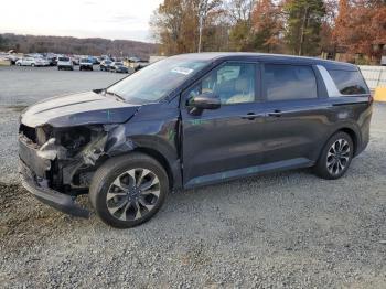  Salvage Kia Carnival