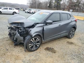  Salvage Nissan Kicks