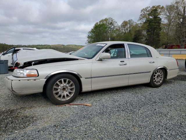  Salvage Lincoln Towncar