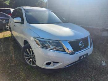  Salvage Nissan Pathfinder
