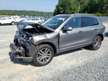  Salvage Volkswagen Touareg