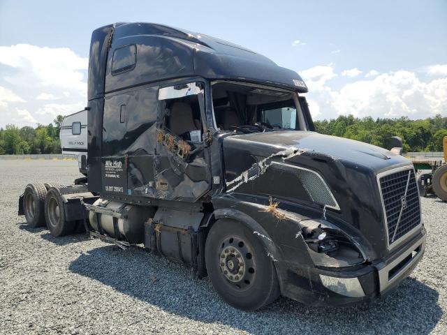  Salvage Volvo Vnl