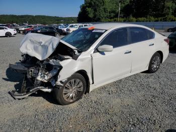  Salvage Nissan Altima