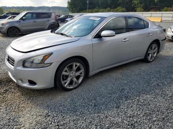  Salvage Nissan Maxima
