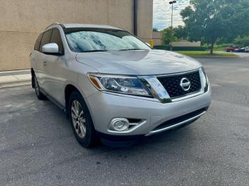  Salvage Nissan Pathfinder
