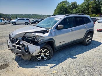  Salvage Jeep Cherokee