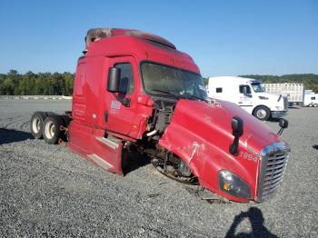  Salvage Freightliner Cascadia 1