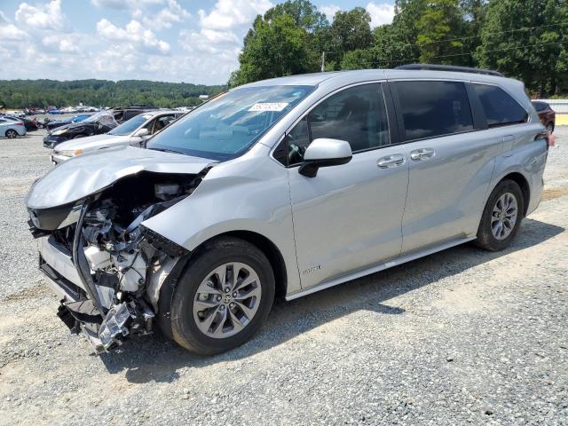  Salvage Toyota Sienna