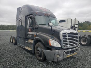  Salvage Freightliner Cascadia 1