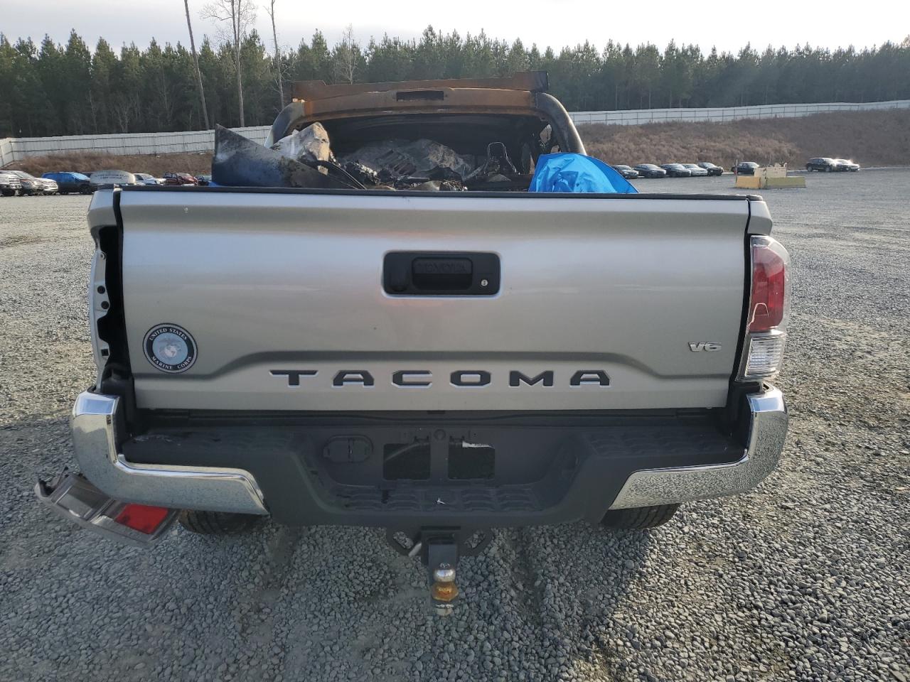 Toyota Tacoma Double Cab Image 3