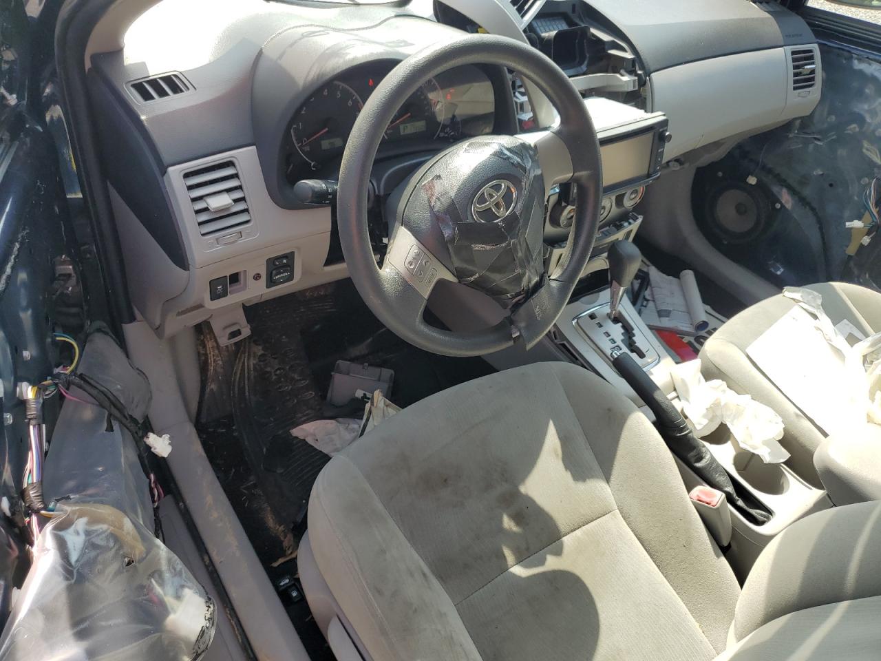 Toyota Corolla Base Image 6