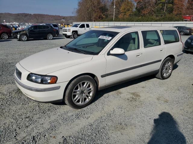  Salvage Volvo V70