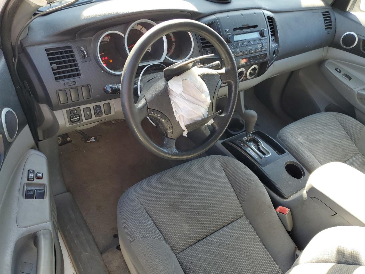 Toyota Tacoma Access Cab Image 9