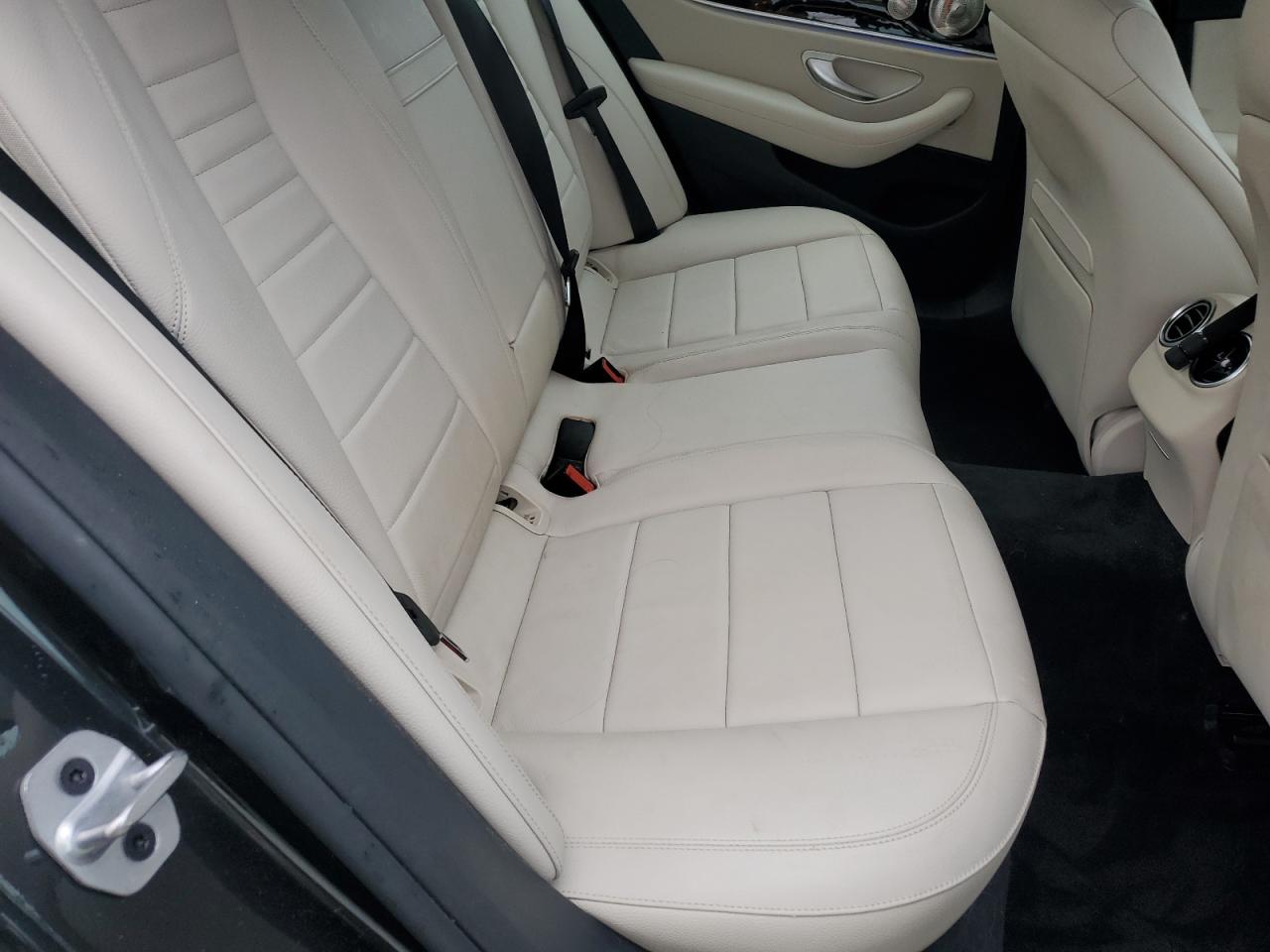 Mercedes-Benz E-Class 350 4matic Image 12