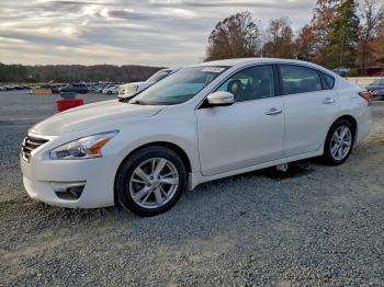  Salvage Nissan Altima