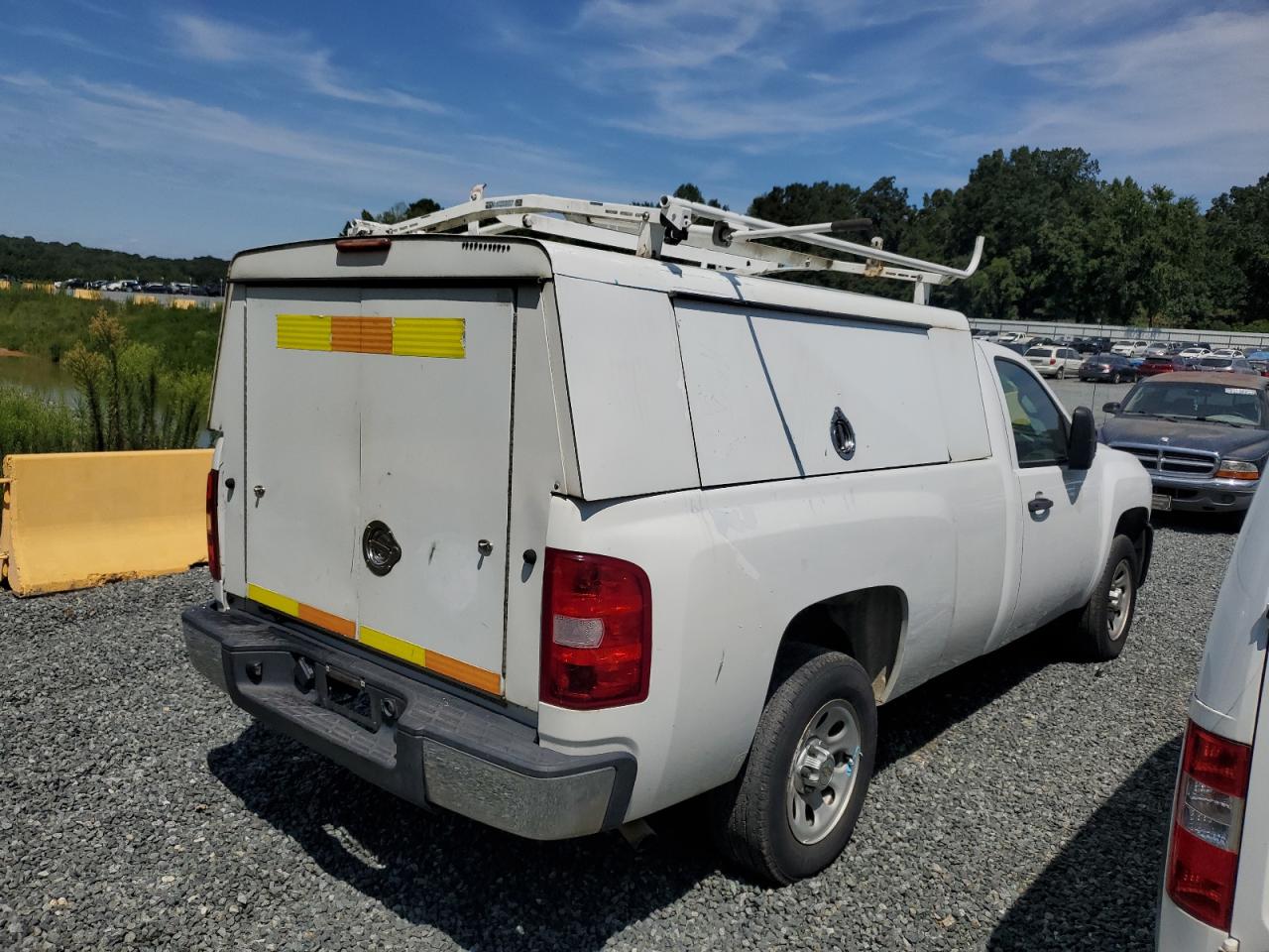 Chevrolet Silverado C1500 Image 5
