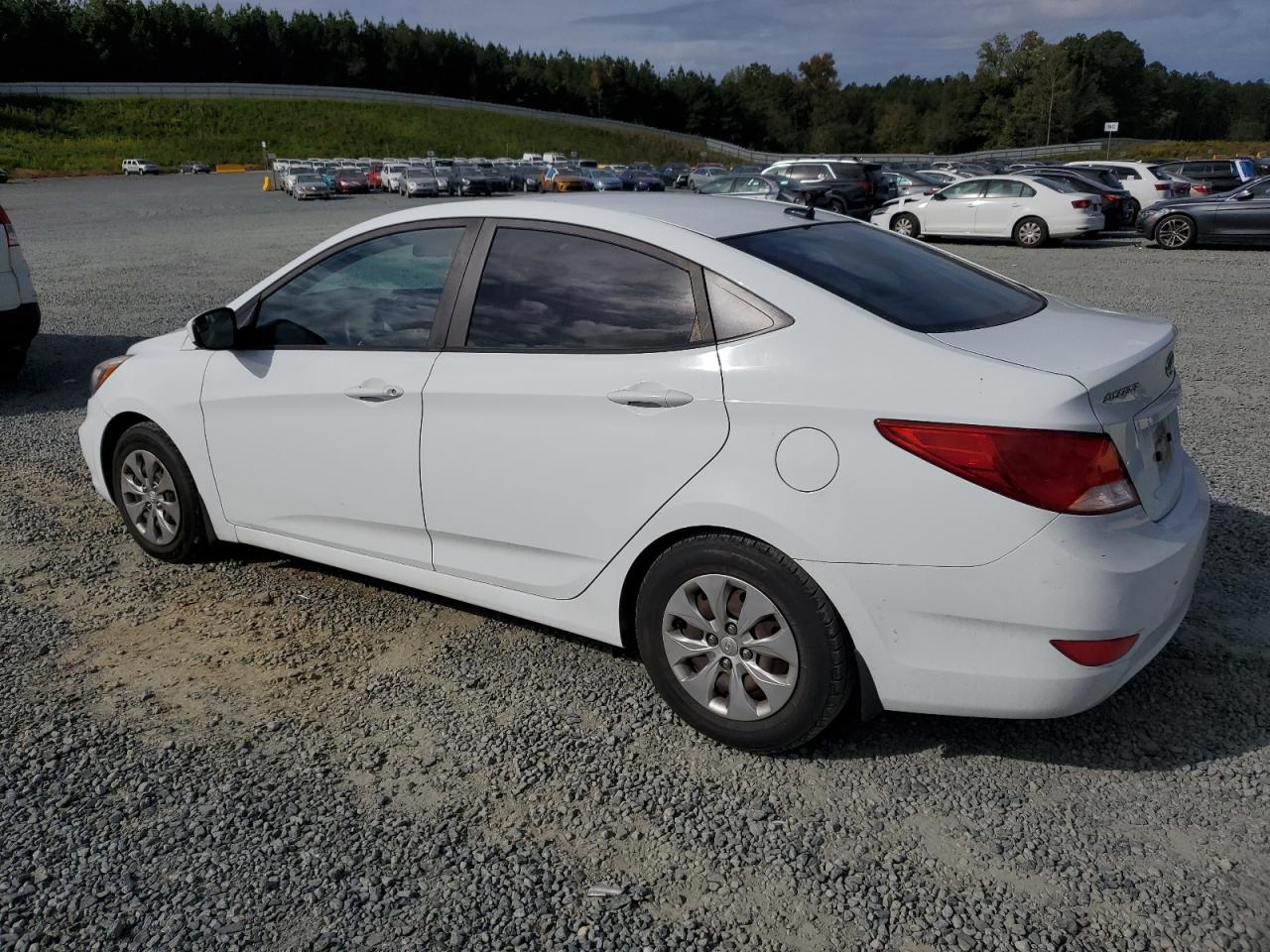 Hyundai ACCENT Se Image 4