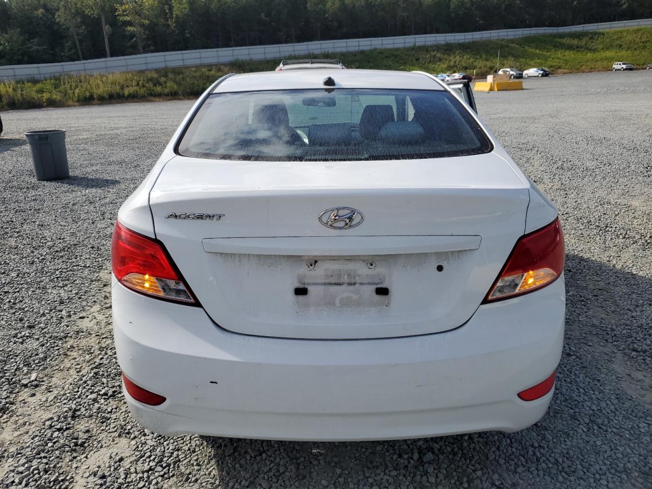 Hyundai ACCENT Se Image 6