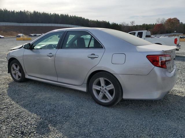 Toyota Camry Base Image 4