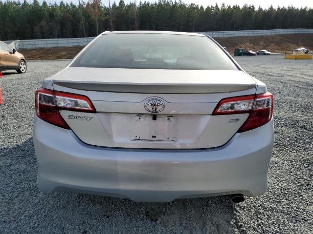Toyota Camry Base Image 7