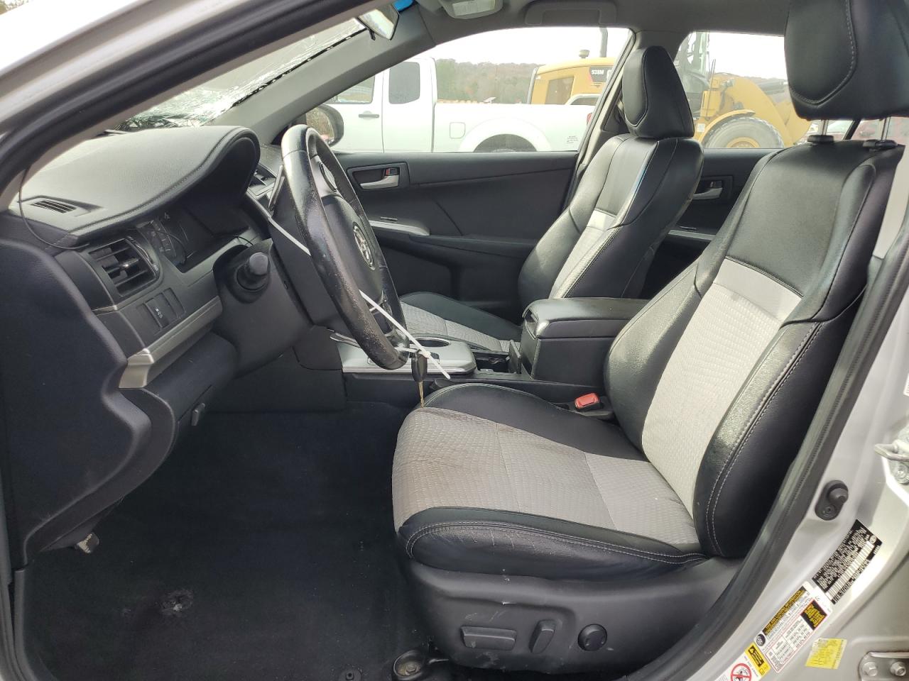 Toyota Camry Base Image 10