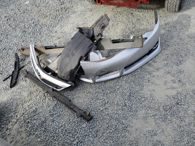 Toyota Camry Base Image 2