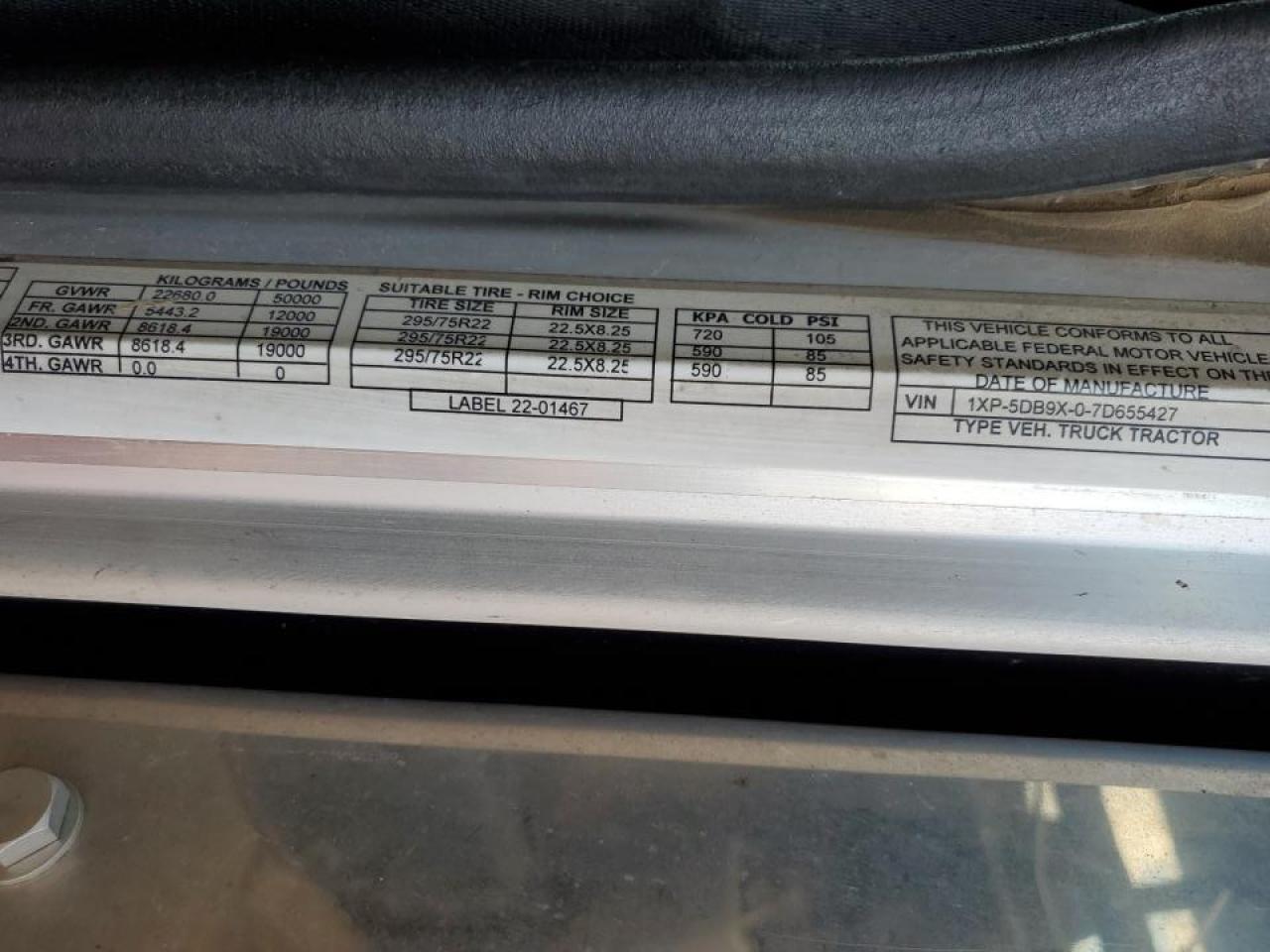 Peterbilt Tractor 379 Image 9