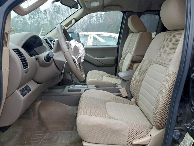 Nissan Frontier S Image 8