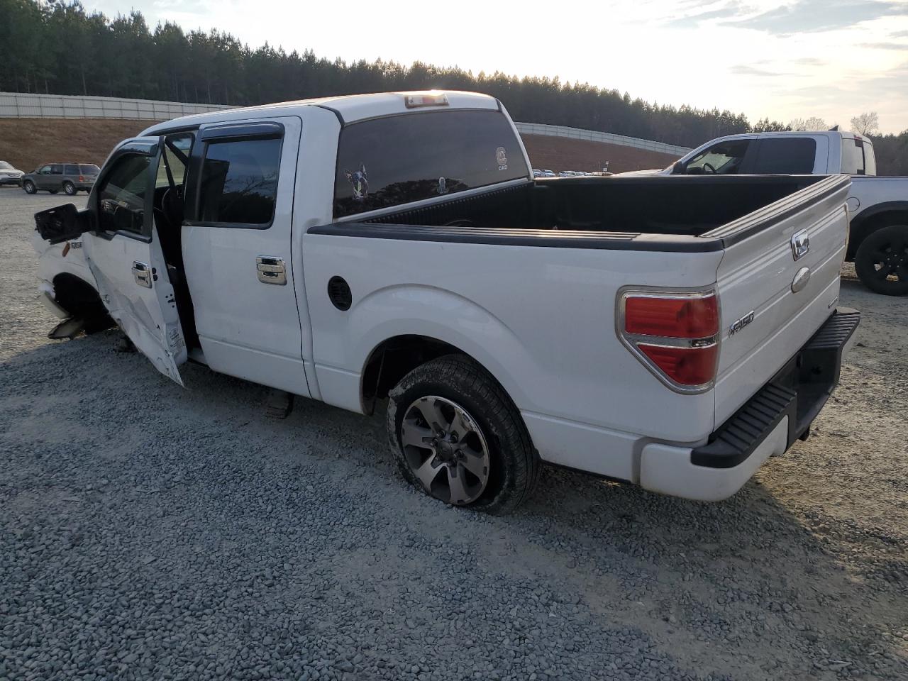 Ford F-150 Supercrew Image 7