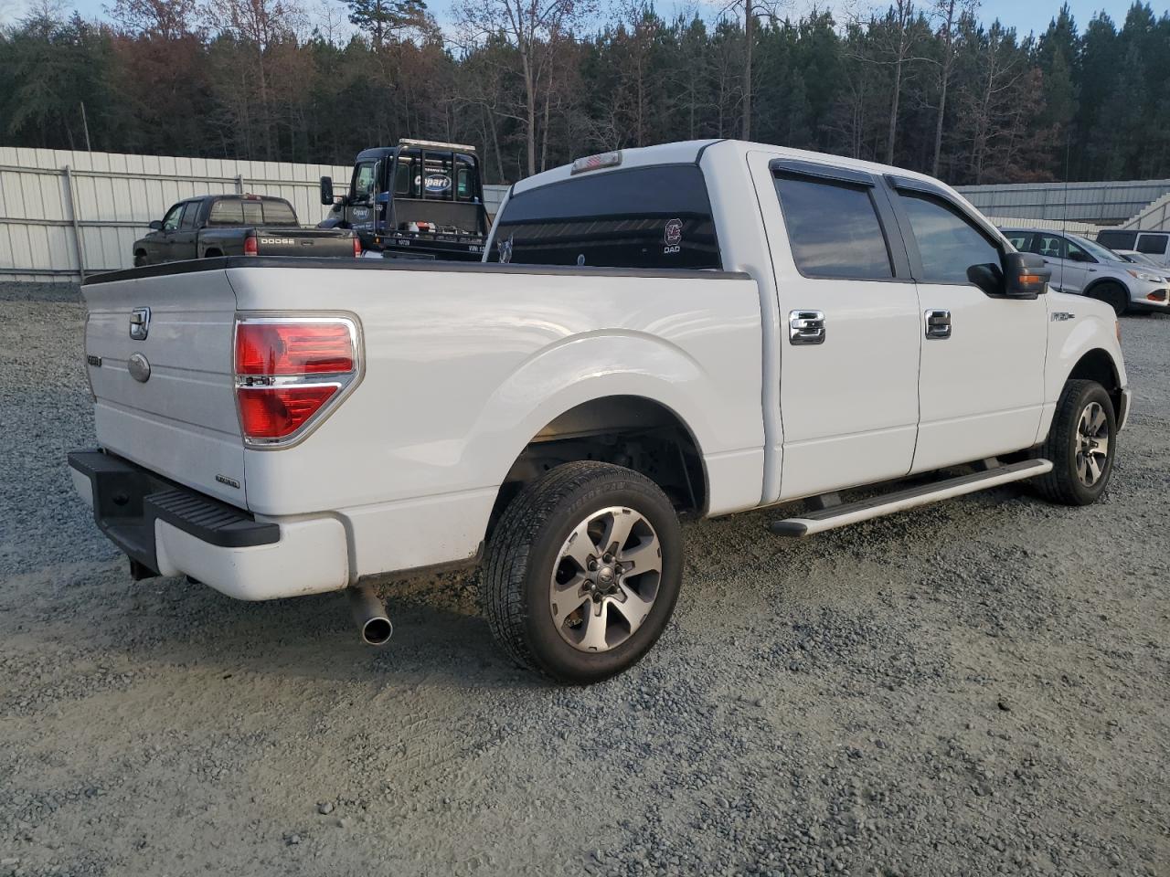 Ford F-150 Supercrew Image 3