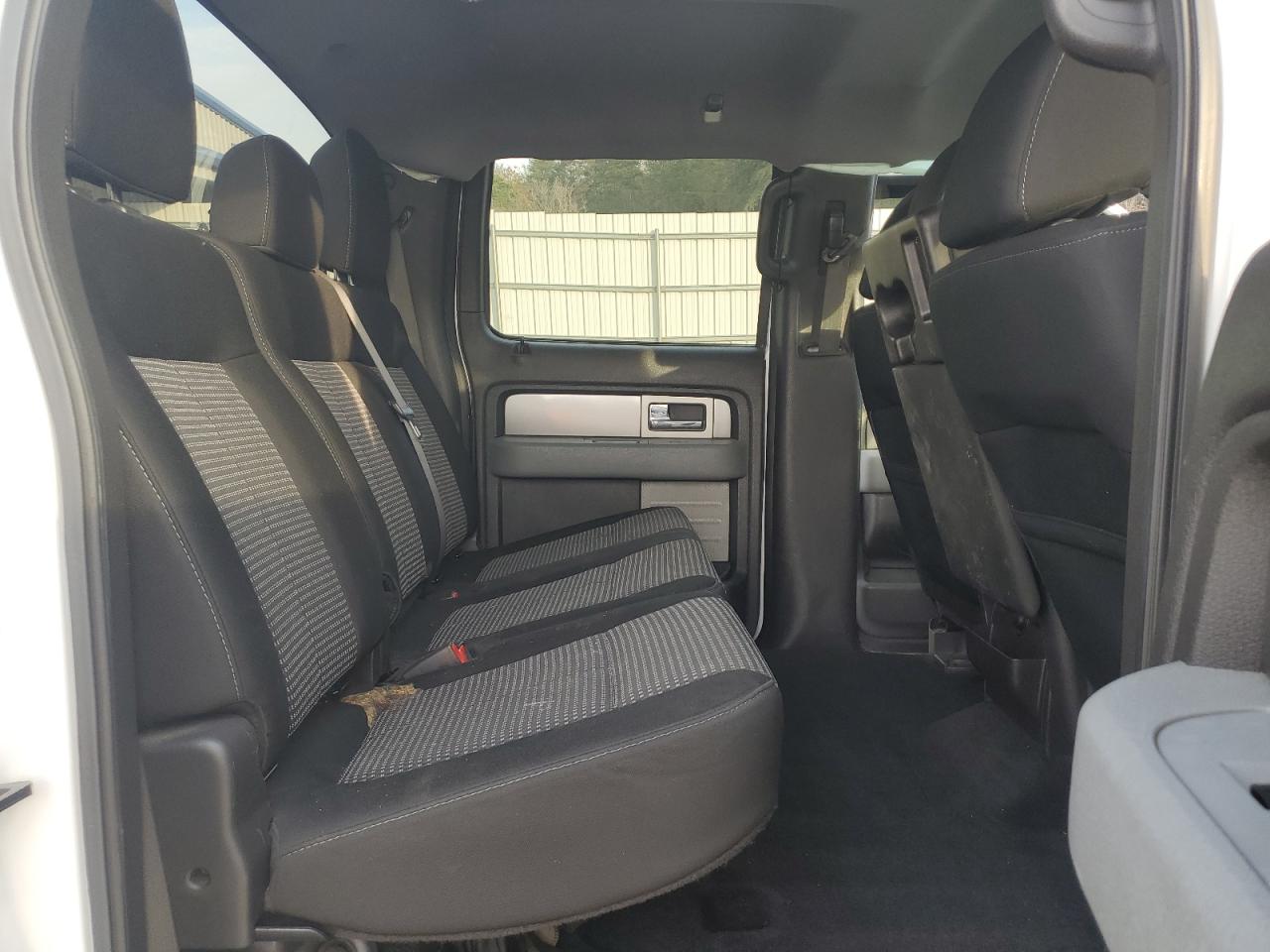 Ford F-150 Supercrew Image 6