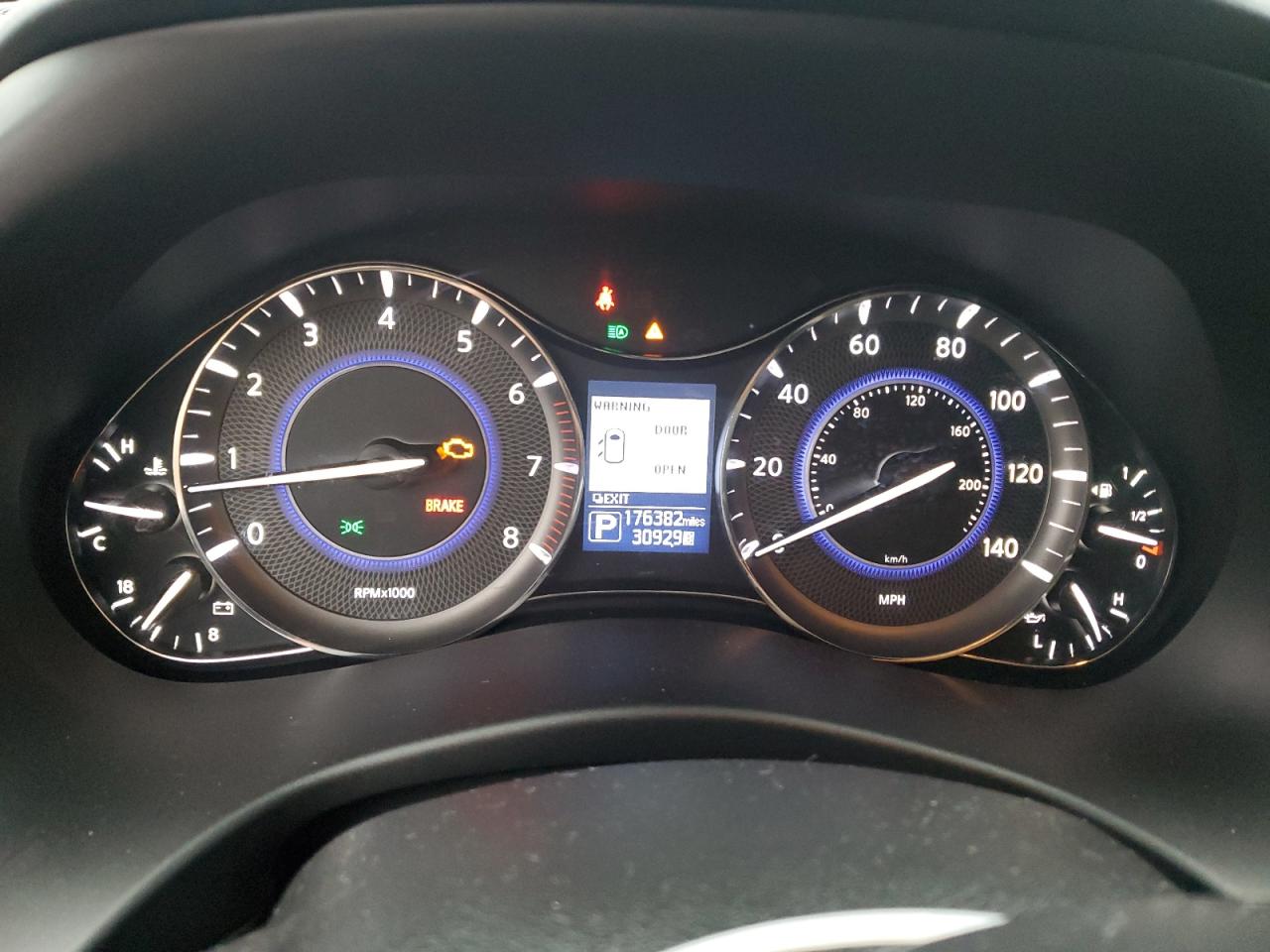 INFINITI Qx Base Image 12