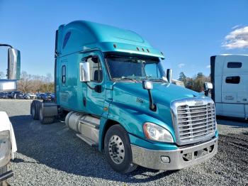  Salvage Freightliner Cascadia 1