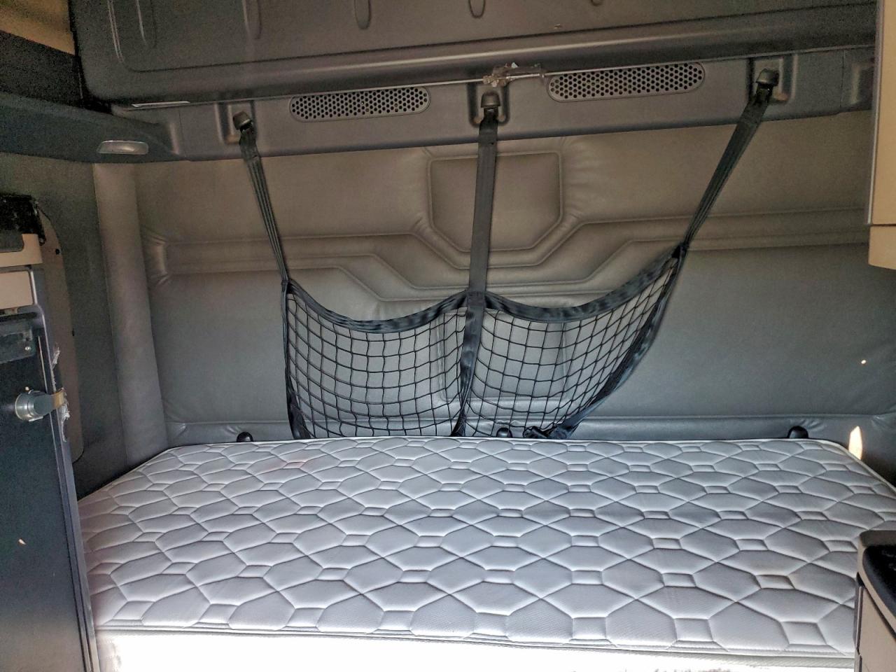 Freightliner Cascadia 1 Image 10