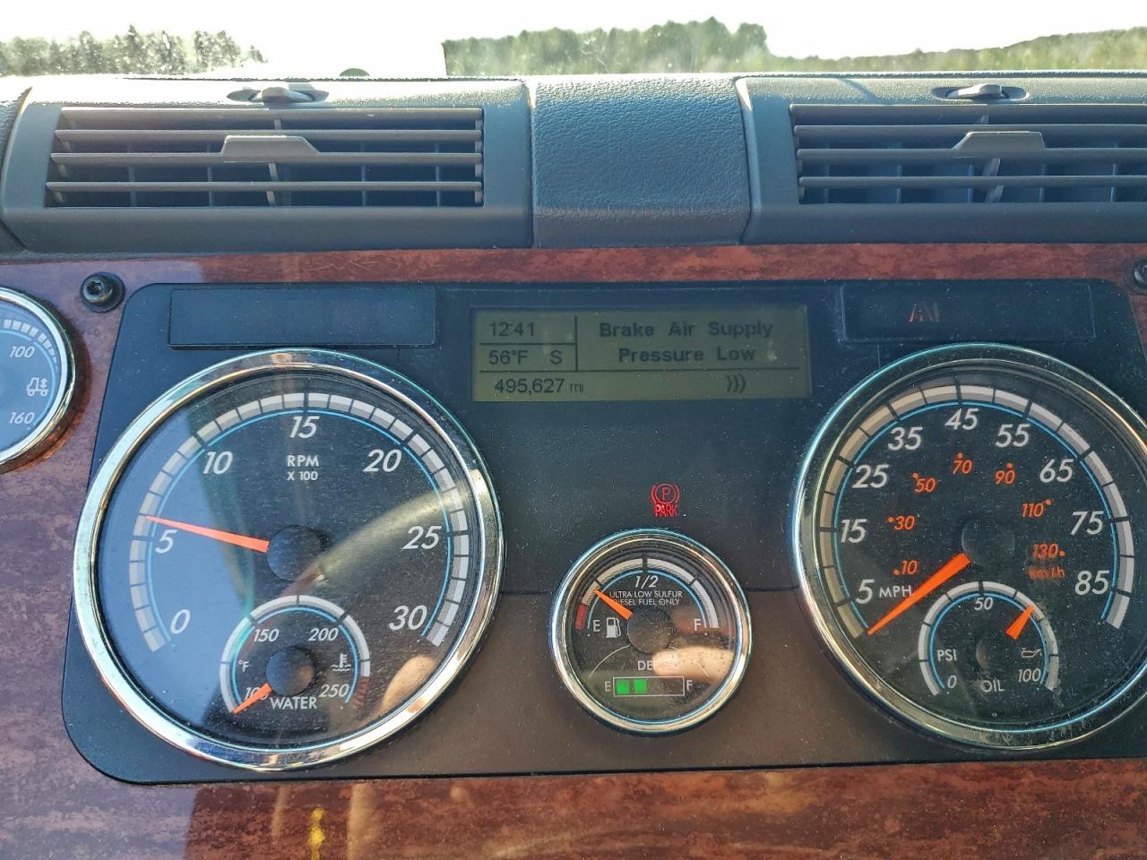 Freightliner Cascadia 1 Image 9