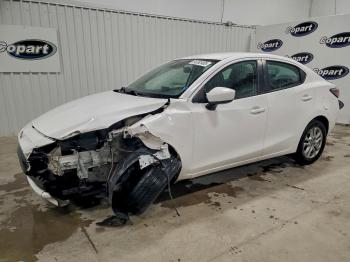  Salvage Toyota Yaris