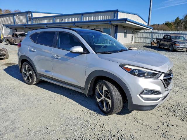 Hyundai TUCSON Limited Image 3