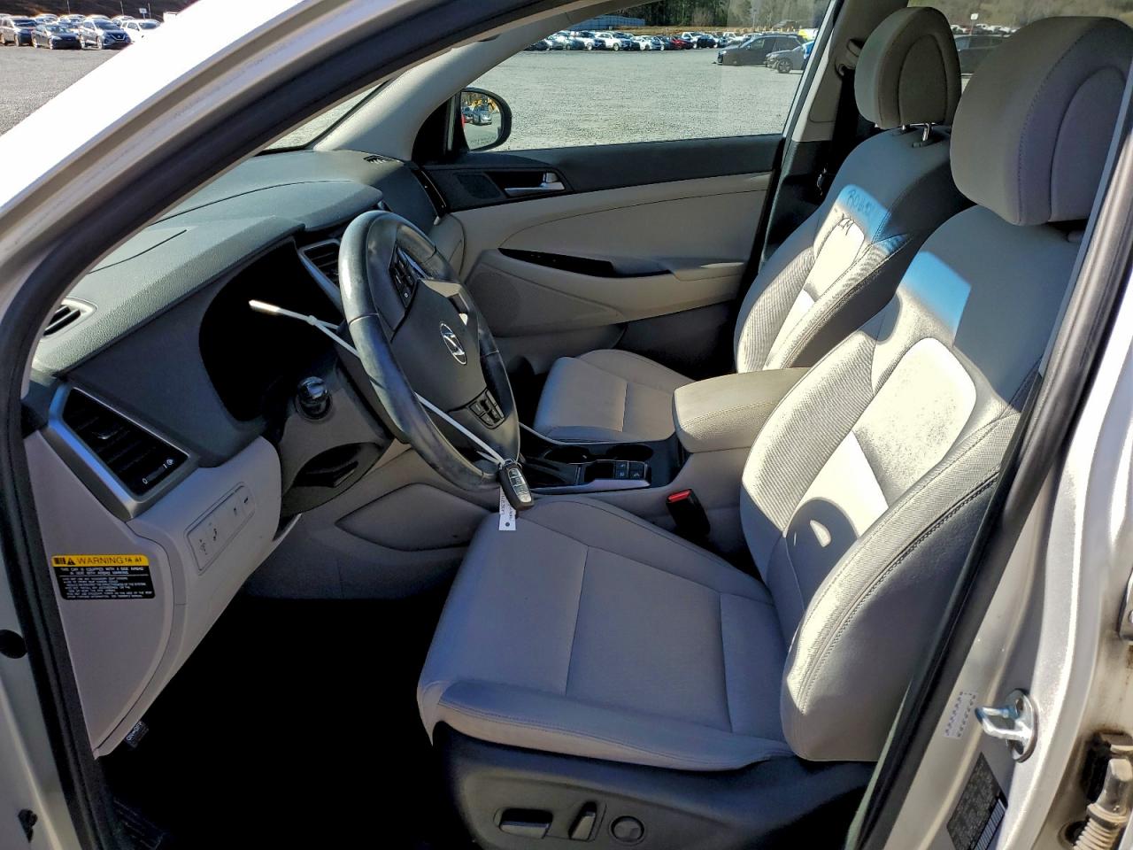 Hyundai TUCSON Limited Image 8